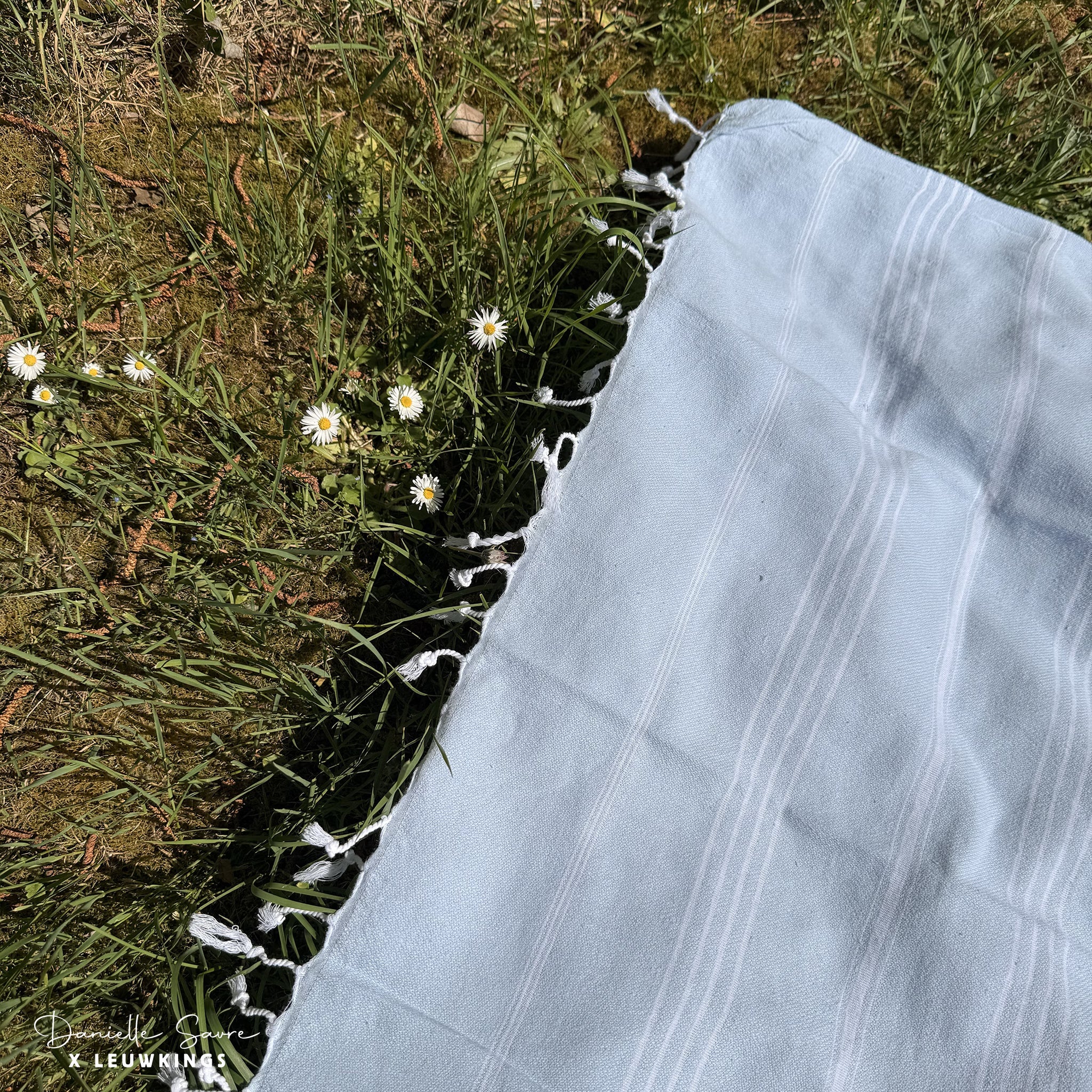 Lightweight beach towel